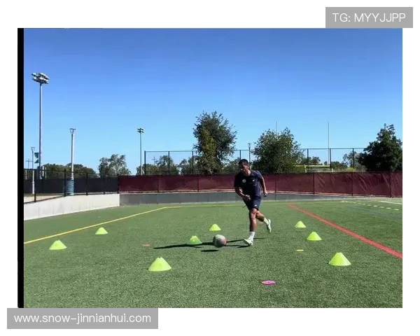 足球球星经典运球技巧与精彩盘带瞬间高清视频合集